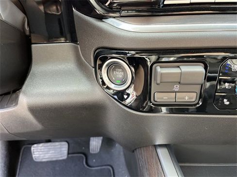 New 2025 GMC Sierra 1500 SLT w/ SLT Premium Plus Package image 17