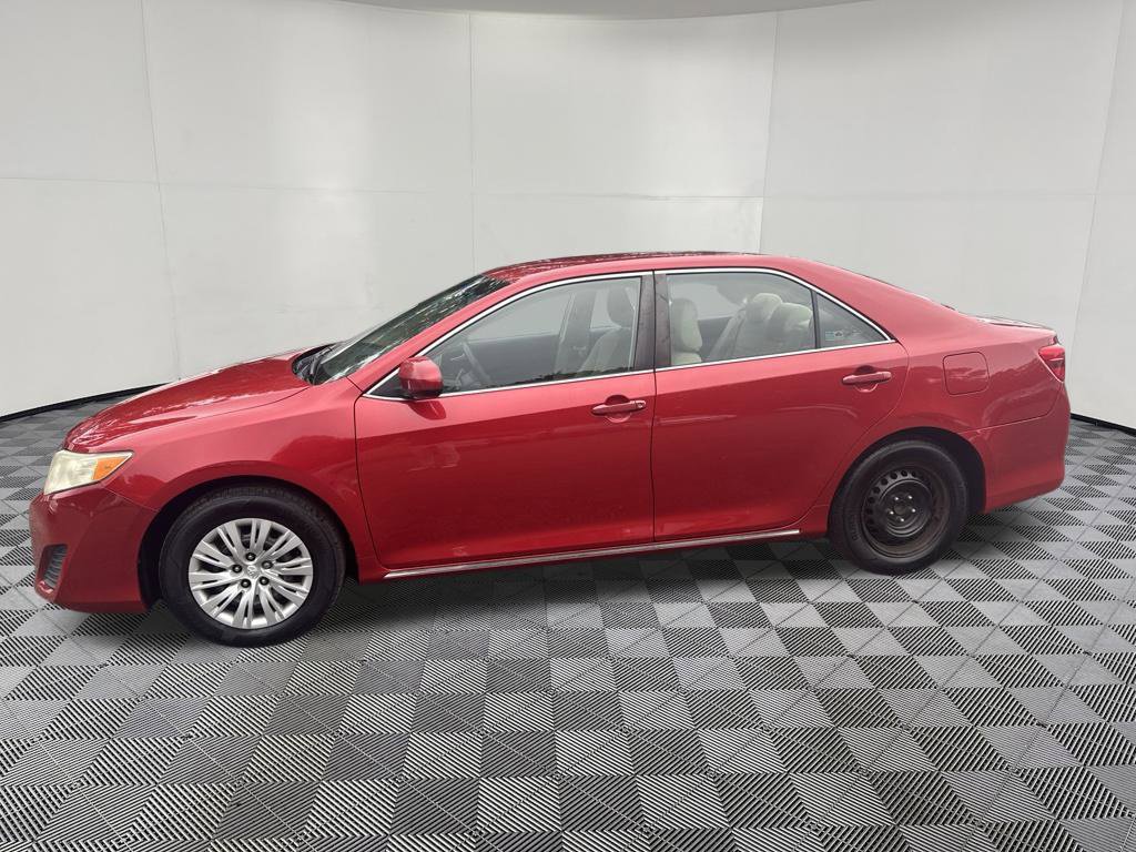 Used 2012 Toyota Camry LE FWD image 15