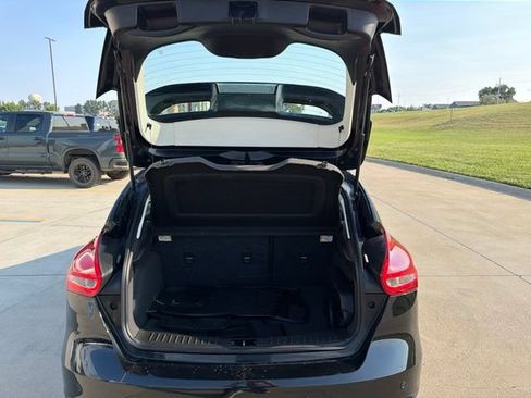 Used 2018 Ford Focus SEL w/ Winter Package FWD image 13