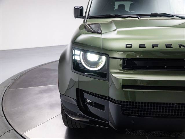 New 2026 Land Rover Defender 130 X-Dynamic SE AWD/4WD image 10