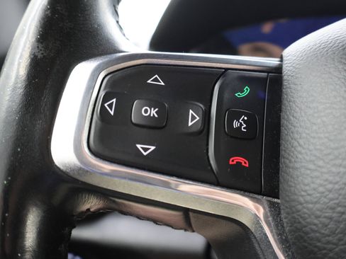 Used 2019 RAM 1500 Laramie AWD/4WD image 18