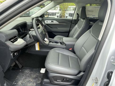 New 2026 Ford Explorer ST-Line AWD/4WD image 17
