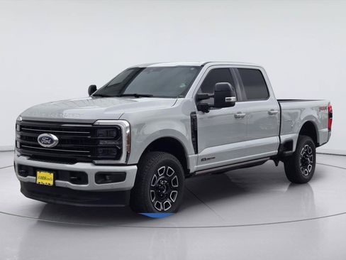 Used 2025 Ford F250 Platinum AWD/4WD image 1
