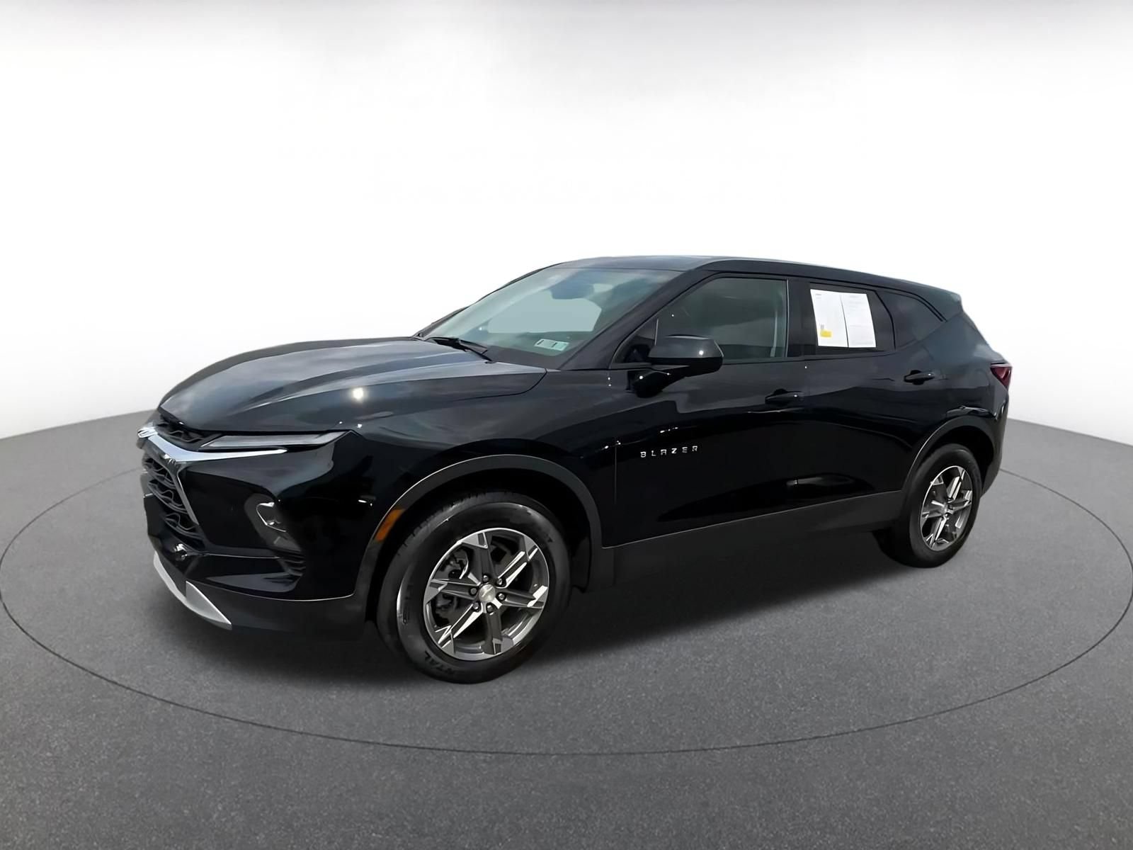 Used 2025 Chevrolet Blazer LT FWD image 7