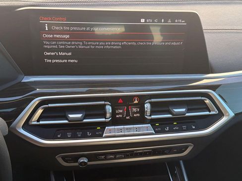 Used 2023 BMW X5 xDrive40i AWD/4WD image 25