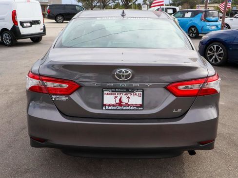 Used 2019 Toyota Camry LE image 4