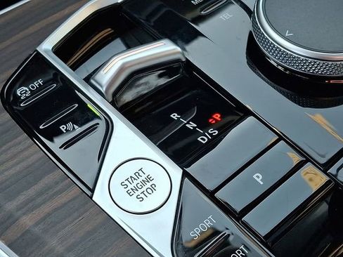 Certified 2025 BMW X5 xDrive40i w/ Premium Package image 17