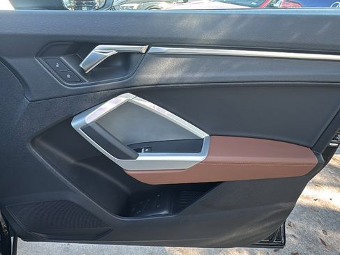 Certified 2025 Audi Q3 2.0T Premium image 30