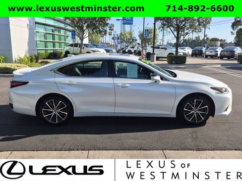 Used 2025 Lexus ES 300h w/ Premium Package FWD image 4