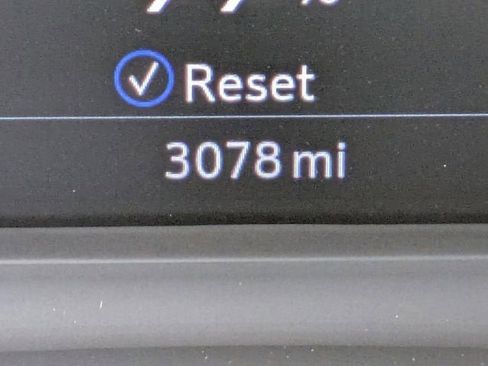 New 2025 Cadillac XT6 Luxury image 32