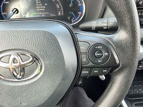 Used 2025 Toyota RAV4 LE image 25