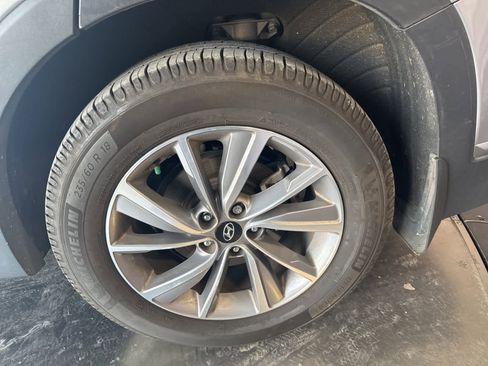 Used 2020 Hyundai Santa Fe SEL w/ Convenience + Premium Package image 7