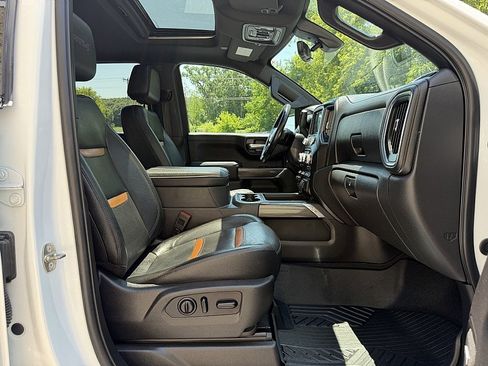 Used 2020 GMC Sierra 1500 AT4 w/ AT4 Premium Package AWD/4WD image 17