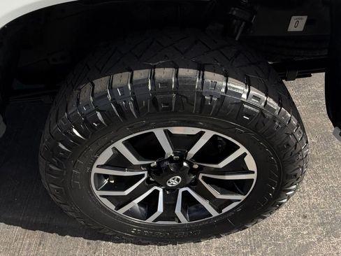 Used 2020 Toyota Tacoma TRD Sport image 18