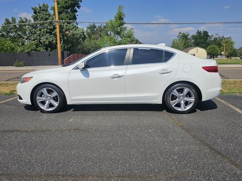 Used 2013 Acura ILX w/ Technology Package FWD image 2