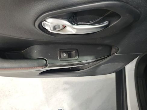 Used 2015 Jeep Cherokee Trailhawk w/ Leather Interior Group AWD/4WD image 20
