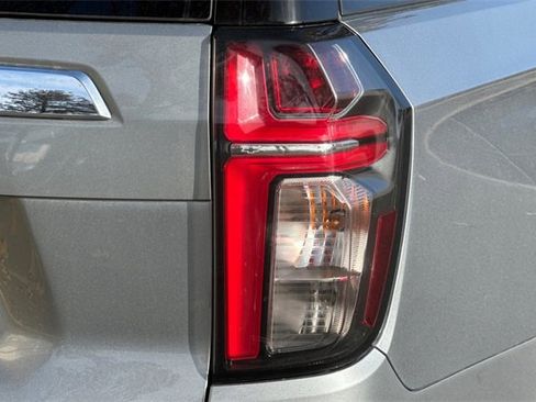 Used 2024 Chevrolet Suburban LT image 48