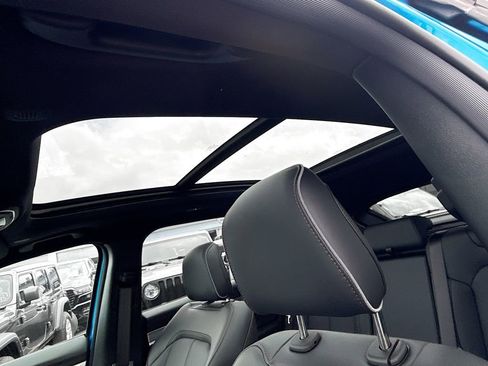 Used 2025 Jeep Wagoneer S Limited image 24