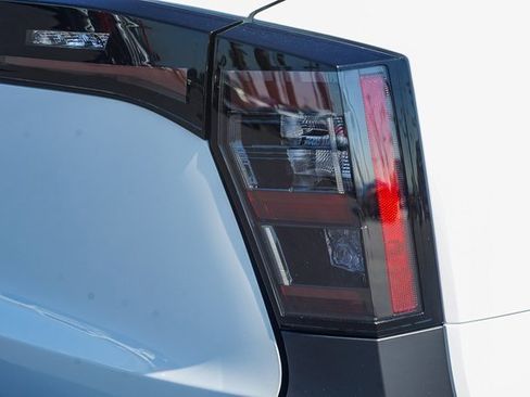 New 2026 Nissan Kicks SV image 8