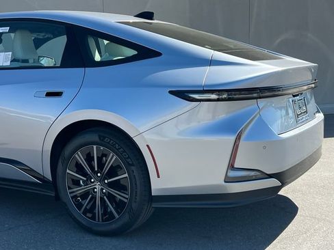 New 2026 Lexus ES 350e FWD image 8