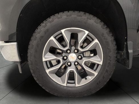 Used 2024 Chevrolet Silverado 1500 LT AWD/4WD image 4