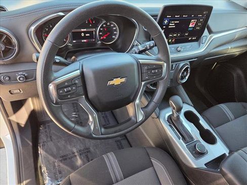 Used 2025 Chevrolet Blazer LT image 10