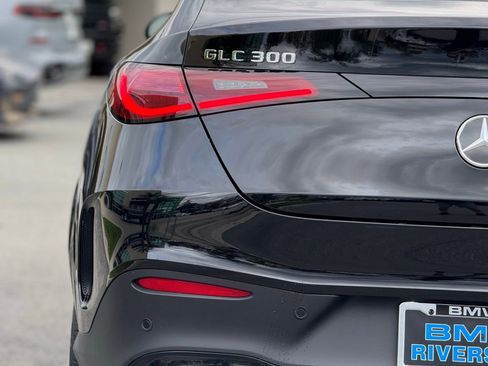 Used 2025 Mercedes-Benz GLC 300 4MATIC image 16