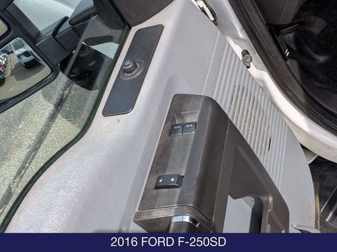 Used 2016 Ford F250 XL w/ Power Equipment Group AWD/4WD image 9