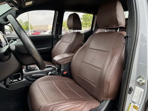 Used 2020 Toyota Tacoma TRD Off-Road AWD/4WD image 26