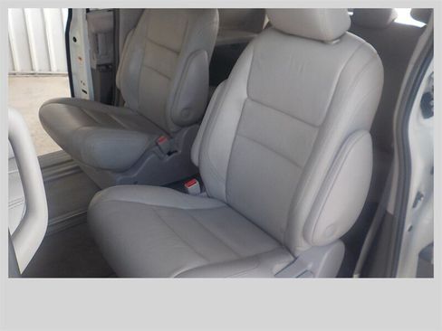 Used 2018 Toyota Sienna XLE Premium AWD/4WD image 4