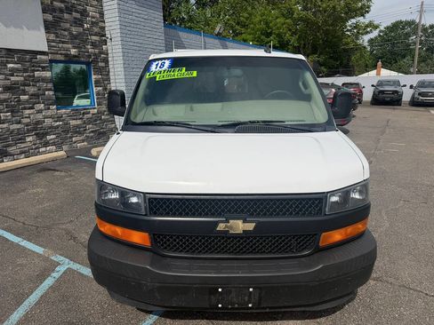 Used 2018 Chevrolet Express 2500 Extended RWD image 7