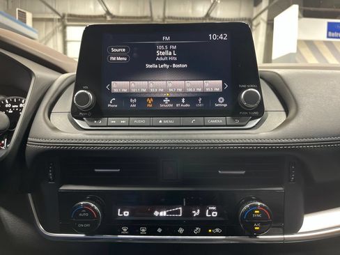 Used 2023 Nissan Rogue SV AWD/4WD image 26