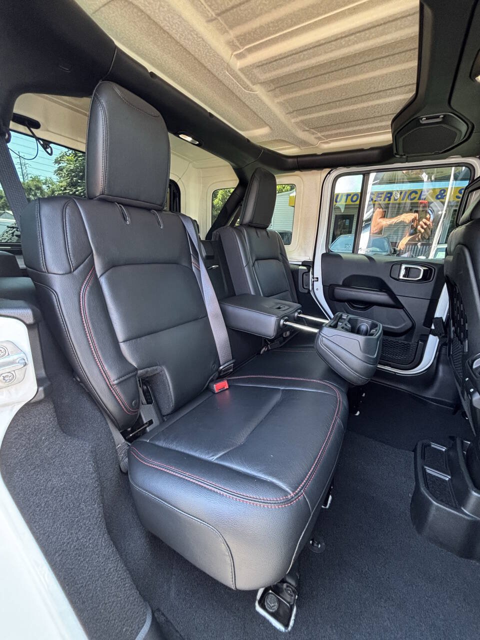 Used 2018 Jeep Wrangler Unlimited Rubicon AWD/4WD image 18