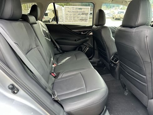 Used 2025 Subaru Outback Limited AWD/4WD image 11