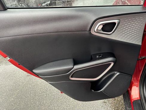 Certified 2022 Kia Soul LX image 14