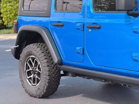 Used 2024 Jeep Wrangler Unlimited Rubicon AWD/4WD image 9