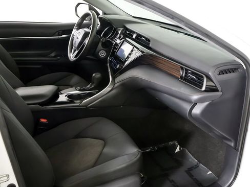Used 2019 Toyota Camry LE FWD image 20