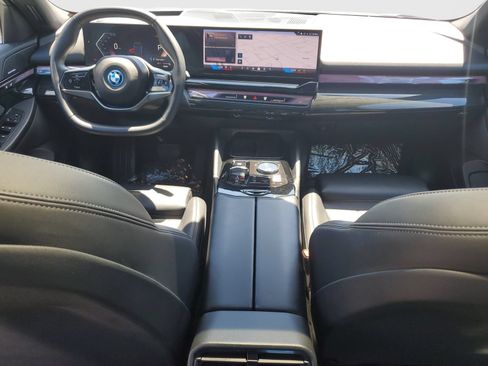 Used 2024 BMW i5 eDrive40i RWD image 11