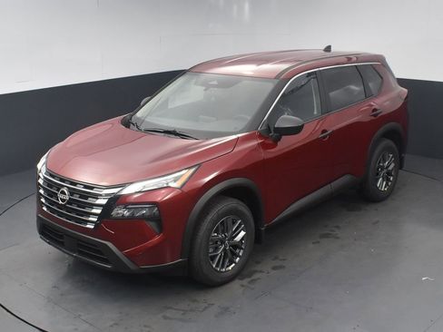 Used 2025 Nissan Rogue S FWD image 17