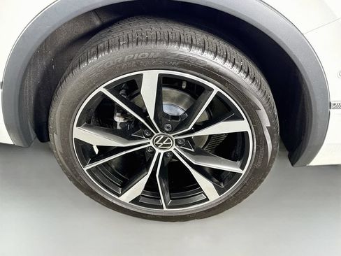 Used 2024 Volkswagen Tiguan SEL R-Line AWD/4WD image 34