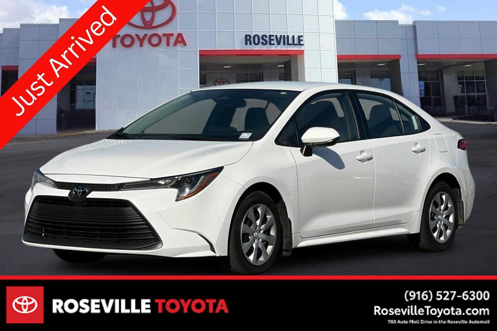 Certified 2025 Toyota Corolla LE FWD image 1