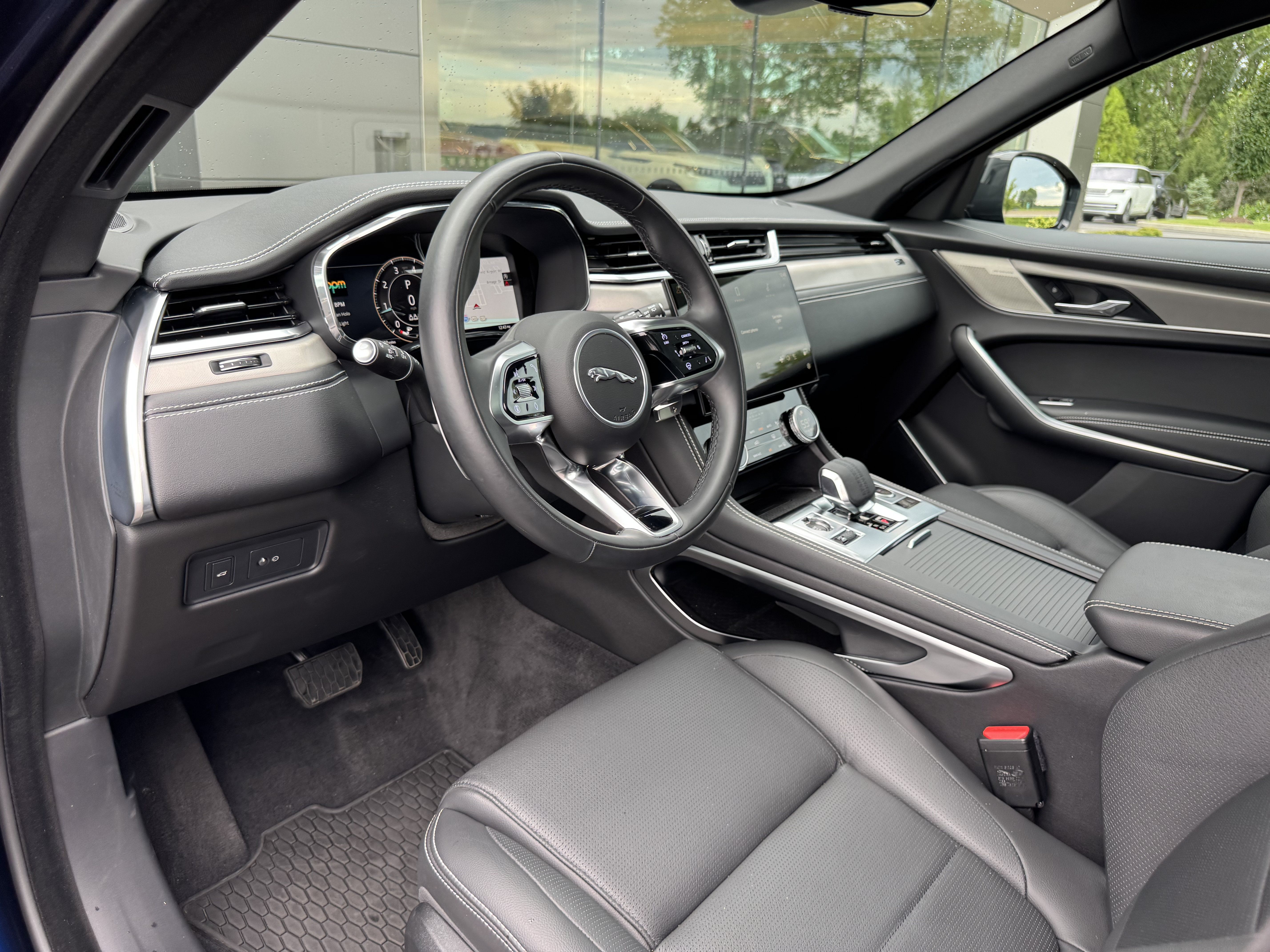 Used 2025 Jaguar F-PACE R-Dynamic S AWD/4WD image 13