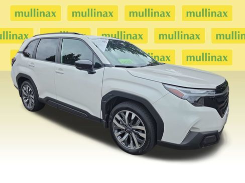 Used 2025 Subaru Forester Touring AWD/4WD image 1