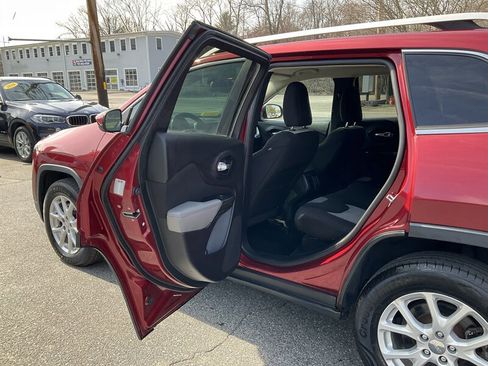 Used 2014 Jeep Cherokee Latitude w/ Comfort/Convenience Group image 14