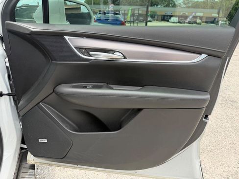 Used 2018 Cadillac XT5 Luxury w/ LPO, Black Ice Package AWD/4WD image 19
