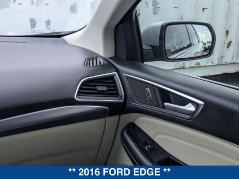 Used 2016 Ford Edge Titanium w/ Technology Package FWD image 19