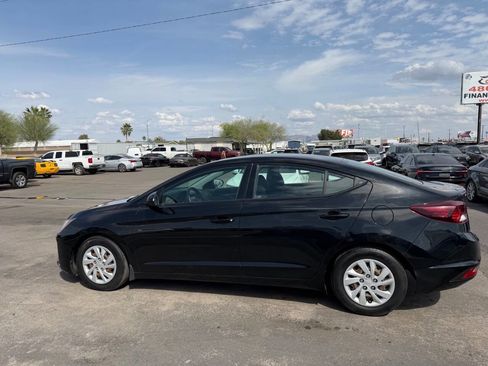 Used 2020 Hyundai Elantra SE w/ Cargo Package (C1) image 4