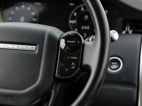 Used 2020 Land Rover Discovery Sport SE image 22