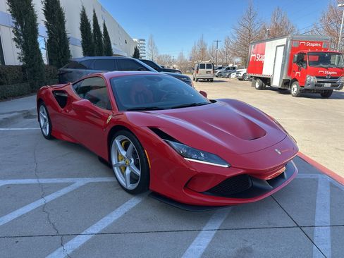 Used 2022 Ferrari F8 Tributo image 11