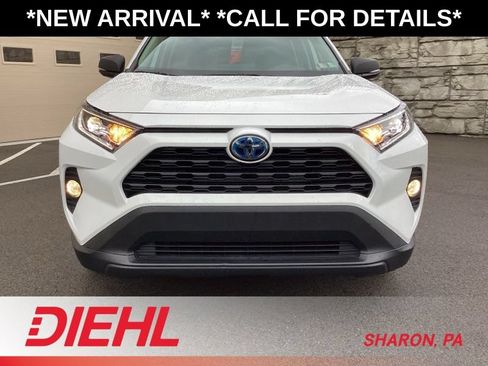 Used 2020 Toyota RAV4 XLE w/ Convenience Package AWD/4WD image 2